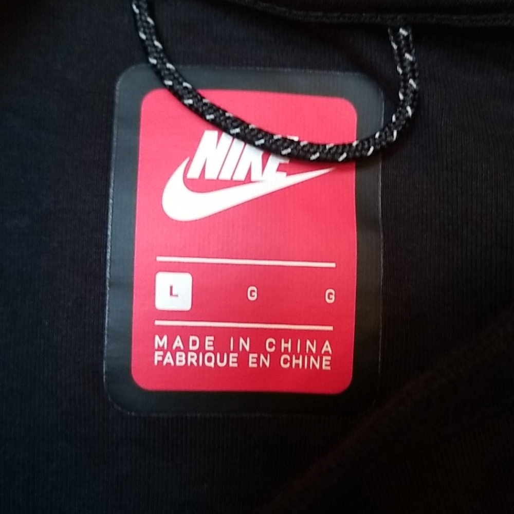Nike Tech Crewneck - Picture 4 of 4